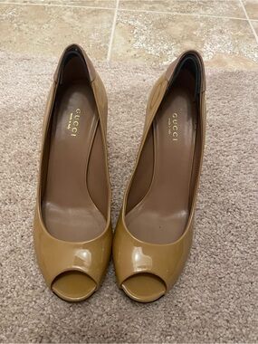 Gucci Tan Patent Leather Peep-Toe Heels